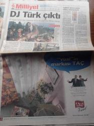 Milliyet Gazetesi - 1 Kasım 1998 - Sanatçılar Direnişi - RTÜK'e Öfke Artıyor Bizimkiler Ve Mahallenin Muhtarları Da Eylemde - Umur Bugay Ve Kandemir Konduk Da RTÜK'e Karşı Bayrak Açtı - Hava Korsanı Erdal Aksu Gece Gömüldü - Müjde Ar'dan Cumartesi Annelerine Destek - Ali Poyrazoğlu - Türkan Şoray - Hagi Varsa Sorun Yok -  Fenerbahçe Söktü Aldı