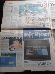 Milliyet Gazetesi - 11 Ekim 1998 - Milli Takım 47 Yıl Aradan Sonra Almanya'yı Yendi - Mustafa Denizli - Ogün Temizkanoğlu - Yargıtay Başsavcısı Vural Savaş Refah Partisi'nin Kapatılma Gerekçesini Açıkladı - Serpil Öğretmene Tecavüz Edip Öldüren 4 Çocuk Artık Yaşayamayız Diyorlar - Duygu Asena - Serdar Ortaç Cezaevinde - Aylin Livaneli