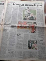 Milliyet Gazetesi - 11 Ekim 1998 - Milli Takım 47 Yıl Aradan Sonra Almanya'yı Yendi - Mustafa Denizli - Ogün Temizkanoğlu - Yargıtay Başsavcısı Vural Savaş Refah Partisi'nin Kapatılma Gerekçesini Açıkladı - Serpil Öğretmene Tecavüz Edip Öldüren 4 Çocuk Artık Yaşayamayız Diyorlar - Duygu Asena - Serdar Ortaç Cezaevinde - Aylin Livaneli