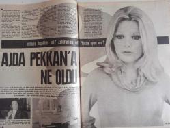 Ses Haftalık Aktüalite Sinema Tiyatro Müzik ve Gençlik Mecmuası Dergisi - 31 Ağustos 1974 - Sayı:36 - Türkan Şoray - Filiz Akın - Ajda Pekkan - Sedat Pınar - Cüneyt Arkın - Cemil Şahbaz - Mahmut Hekimoğlu - Yücel Hekimoğlu - Kemal İnci - Senih Orkan - Tuncel Kurtiz - Osman Baş - Sami Tunç - Yılmaz Güney - Elke Sommer - Kemal İnci - Çetin Özkırım - Başak Doğru - Adnan Advan - İsmail Cem İpekçi - Musa Öğün - İlhan İrem - Necla Nazır - Göksel Arsoy - Kemal Sunal - Fikret Hakan - Perihan Savaş - Selçuk Ural - Sylvie Vartan - Ümit Tokcan - Johnny Hallyday - Esin Engin - Rick Wakeman - Lulu - Eric Clapton - Roger Moore - Müşfik Kenter - Yıldız Kenter - Zerrin Arbaş - Ayşen Cansev fotoğraf ve haberi - Tam Takım Dergi