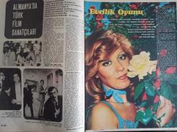 Ses Haftalık Aktüalite Sinema Tiyatro Müzik ve Gençlik Mecmuası Dergisi - 31 Ağustos 1974 - Sayı:36 - Türkan Şoray - Filiz Akın - Ajda Pekkan - Sedat Pınar - Cüneyt Arkın - Cemil Şahbaz - Mahmut Hekimoğlu - Yücel Hekimoğlu - Kemal İnci - Senih Orkan - Tuncel Kurtiz - Osman Baş - Sami Tunç - Yılmaz Güney - Elke Sommer - Kemal İnci - Çetin Özkırım - Başak Doğru - Adnan Advan - İsmail Cem İpekçi - Musa Öğün - İlhan İrem - Necla Nazır - Göksel Arsoy - Kemal Sunal - Fikret Hakan - Perihan Savaş - Selçuk Ural - Sylvie Vartan - Ümit Tokcan - Johnny Hallyday - Esin Engin - Rick Wakeman - Lulu - Eric Clapton - Roger Moore - Müşfik Kenter - Yıldız Kenter - Zerrin Arbaş - Ayşen Cansev fotoğraf ve haberi - Tam Takım Dergi