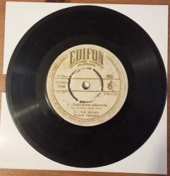 Yıldız Tezcan - Doğduğuma Pişmanım - Aşk kervanı / Böyle güzel gördün mü -  Yar yoluna mum yakarım (Edifon Plak)