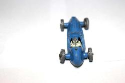 Dinky Toys marka Cooper Bristol (no. 6) yarış arabası - 1956 - 1958 arası üretilmiş