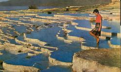 ŞEHİR KARTPOSTALI-DENİZLİ/PAMUKKALE TRAVERTENLER,ARKASINA YAZILMAMIŞ, RENKLİ, 11 X 15 CM EBADINDA-1950'LER, 1960'LAR, 1970'LER, 1980'LER