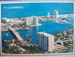 ŞEHİR KARTPOSTALI-ABD/FLORIDA DENİZ KÖPRÜ VE OTELLERİN GÜNDÜZ GÖRÜNTÜSÜ,ARKASINA YAZILMIŞ,RENKLİ, 11 X 15 CM EBADINDA - 1950'LER, 1960'LAR, 1970'LER, 1980'LER