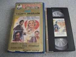 Efemera - VHS - VUR YALNIZ DEĞİLSİN - FİKRET HAKAN - ESEN PÜSKÜLLÜ - kitantik - kitaLog
