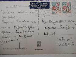 ŞEHİR KARTPOSTALI-FRANSA/PARİS TARİHİ KATEDRAL GÖRÜNTÜSÜ,ARKASINA YAZILMIŞ,RENKLİ,3 PULLU, 11 X 15 CM EBADINDA - 1950'LER, 1960'LAR, 1970'LER, 1980'LER