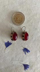 Eskitme, altın küpe görselinde küpe.