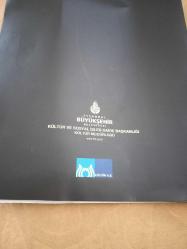 Yunus Emre nin Doğumunun 770. Doğum Yıldönümü Anma Senpozyumu 26-27 Kasım 2010 ve İstanbul Büyükşehir Belediyesi Kültür ve Sosyal İşler Daire Başkanlığı Kültür Müdürlüğü yazılı Nostalji Dosya 22*30cm