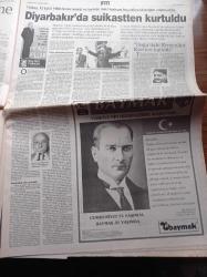 Sabah Gazetesi - 2 Eylül 1998 - Başbakan Mesut Yılmaz Bu Krizi Aşarız - Alparslan Türkeş'in Fırtınalı Yılları Yazı Dizisi - Türk Sineması Osman Fahir Seden'i Kaybetti - Fazilet Partili Milletvekillerine Tesettürlü Mayo - Çillerler'e Şok - Fazilet Partisi Lideri Recai Kutan'dan Ateşkes Çağrısı - Nuri Vedat Ergin Kardeşler - A Milli Takım Teknik Direktörü Mustafa Denizli Tek Rakibimiz Almanya
