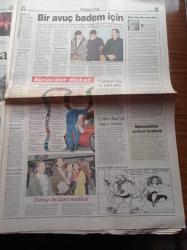 Radikal Gazetesi - 31 Aralık 1998 - Türkiye Hemen Her Alanda Ağır Kazalarla Dolu Bir Yılı Geride Bıraktı - Susurluk Unutuldu Ama Baklava Hırsızları Hapsi Boyladı - Recep Tayyip Erdoğan  Mahkum Oldu - Hükümet Düştü - Mısır Çarşısı Patlaması - Adana Depremi - Alaattin Çakıcı - Şemdin Sakık - Bilardo Ustası Semih Saygıner - İnsan Hakları Derneği Başkanı Akın Birdal Öldürülmek İstendi