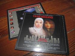 Efemera - YALNIZ DEĞİLSİNİZ SONSUZA YÜRÜMEK   ÜMİT EFEKAN  DVD SET - kitantik - kitaLog