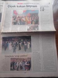 Radikal Gazetesi - 30 Ekim 1998 - 75. Kutlamaları Ayvalık Uçağının Kaçırılması İle Gölgelendi - Cumhuriyet Coşkusu - Cumhuriyetin 75. Yılında Türkiye'den Saltanat Manzaraları - Kamer Genç - Süleyman Demirel Padişah Gibi - Perde Arkasıyla Alaattin Çakıcı Korkmaz Yiğit Kaseti - Tuncay Özkan Yener Kaya Nesim Malki Cinayetleri Hakkında Yazılarıyla Dikkat Çekti