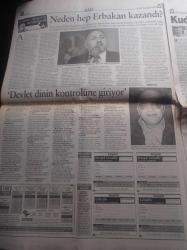 Radikal Gazetesi - 4 Haziran 1998 - Mesut Yılmaz Ve Deniz Baykal 23 Nisan'da Anlaştıkları Konularda Dün Yine Anlaştı - Yeşil Kod Adlı Mahmut Yıldırım - Necmettin Erbakan - Deniz Baykal Ne Diyorsa O - Tuncay Özkan Radikal'de - Sirkeci Halkalı Treninde Patlama 1 Ölü 2 Yaralı - Yüksek Askeri Şura Çeteleri Temizleyecek - 23 Nisan Mutabakatı - Dünya Kupasına Doğru