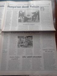 Radikal Gazetesi - 24 Kasım 1998 - Yüce Divan'da Yargılanmaktan Mesut Yılmaz'ı Doğru Yol Partisi Tansu Çiller'i ANAP Kurtardı - Süleyman Demirel Abdullah Öcalan'ı İade Etmeyen İtalya'ya Yangın Roma'yı Da Sarar - UEFA İtalya'ya Teslim - İtalya Başbakanı D'alema'dan Türkiye'ye Suçlama - Ethem Mahçupyan - Murat Belge