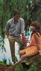 AŞK DOLU ROMANTİK ÇİFT KARTPOSTALI,ARKASINA YAZILMIŞ,RENKLİ, 11 X 15 CM EBADINDA