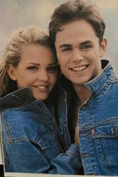 AŞK DOLU ROMANTİK ÇİFT KARTPOSTALI,ARKASINA YAZILMAMIŞ,RENKLİ, 11 X 15 CM EBADINDA