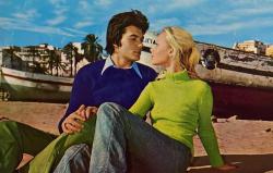 AŞK DOLU ROMANTİK ÇİFT KARTPOSTALI,ARKASINA YAZILMAMIŞ,RENKLİ, 11 X 15 CM EBADINDA