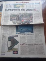 Yeni Yüzyıl Gazetesi - 30 Ekim 1998 - Cumhurbaşkanı Süleyman Demirel Anıtkabir Defterine Hesap Vermeye Geldik - THY Uçağını Kaçıran Hava Korsanına Müthiş Operasyon - Cumhuriyetin 75. Yılı İçin Anıtkabir Doldu Taştı - İstanbul'da Dev Yürüyüş - Köşk'te Büyük Resepsiyon - Mesut Yılmaz - Berna Yılmaz - Tansu Çiller - Perran Kutman - Emel Sayın - Erol Evgin - Hepatit C Aşısı Bulundu - Cizre'de PKK Telin Edildi - İbrahim Tatlıses