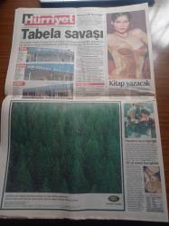 Hürriyet Gazetesi - 30 Aralık 1998 - Bir Solukta Galatasaray - Atletico Madrid Elvir Baliç'in  Peşinde - Fenerbahçe Dünyayı Tarıyor - Hakan Şükür - Türkiye'nin Gücü Kıbrıs Rum Yönetimi S 300 Füzelerinin Adaya Getirilmemesi Kararını Aldı - Yalım Erez Hükümetinin Anahtarı Deniz Baykal'da - Recai Kutan - Erdemir 1 Dolara Fabrika Aldı - Tansu Çiller - Edyta Mustafa Sandal'a Hayran Kaldı - Karahan Çantay - Çağla Şikel