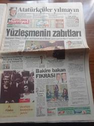 Hürriyet Gazetesi - 29 Ekim 1998 - Cumhuriyet'in 75. Yılı Kutlu Olsun - Beşiktaş'ın Yıldızı Şifo Mehmet - Fenerbahçe Başkanı Aziz Yıldırım Futbolculara Hepinizi Satarım - Süleyman Seba Türk Futbolu Ata'sının İzinde - Fazilet Partili Ağrı Belediye Başkanı Zeki Başaran Atatürk'e Hain Dedi - Genelkurmay Başkanı Orgeneral Hüseyin Kıvrıkoğlu Atatürkçüler Yılmayın - Bakire Bakan Fıkrası - Yıldırım Aktuna - Cavit Kavak - Alaattin Çakıcı Korkmaz Yiğit Türkbank İlişkilerine Açıklık Getirildi - Başbakan Mesut Yılmaz - Abdullah Öcalan Artık Ermenistan'da