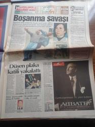 Hürriyet Gazetesi - 28 Ekim 1998 - Nesim Malki'de Yüz Kılçık - Erol Erkohen Karapara Trafiğini Aydınlattı Ve Kaçtı - Müthiş Yüzleşme Başbakanlık Konutunda Gerçekleşti - Türkbank İhalesi - Korkmaz Yiğit'i Yakan Konuşma - Manken Gelin Begüm Özbek Çiller'lerin Yalıya Taşındı - Mehmet Ağar'ın Kayıp Silah İtirafı - Levent Kırca'nın RTÜK Savaşı - Beyzbolda Yüzyılın Transferi Tutucu Mike Piazza - Tanju Çolak - Rıdvan Dilmen - Türkiye Kupası