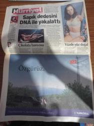 Hürriyet Gazetesi - 27 Ekim 1998 - Emin Çölaşan - Milli Güvenlik Kurulu Gündemi Suriye -Fenerbahçeli Uche Ve Beşiktaşlı Amokachi Tarihe Geçtiler - Emre Belözoğlu - ABD Recep Tayyip Erdoğan'ın Şiirden Dolayı Mahkum Olmasını Eleştirdi - Levent Kırca'dan Protesto - Aşırı Spor Erkekte Cinselliği Azaltıyor - Malki Cinayeti - DGM Savcıları Aykut Cengiz Engin Ve Engin Baltacı - Tansu Çiller - Türkbank İhalesi