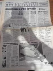 Hürriyet Gazetesi - 26 Ekim 1998 -  Cumhuriyet Yürüyüşüne Ankara'da 750 Bin Kişi Katıldı - Beşiktaş Fenerbahçe'yi 90. Dakikada Attığı Golle Yendi - 2000. Gol Amokachi'den - Rüştü Reçber - Levent Kırca Bakan Işılay Saygın'ın 52 Yaşındayım Bakireyim Sözünü Mizah Yapan Levent Kırca Kanal Kapattırdı - Türkiye Dün 75. Yıl İçin Ayaktaydı -  Harran'da Tarihi Konser - Ajda Pekkan - Türkbank İhalesi - Korkmaz Yiğit - Tansu Çiller