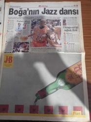 Hürriyet Gazetesi - 7 Haziran 1998 - Michael Jordan - Fenerbahçe İtalyan Teknik Direktör Ancelotti'yi İkna Edemedi - Piste Ölüm İnişi Yapan Fransız Uçağının Pilotu Zekası Ve Cesaretiyle 173 Kişiyi Ölümden Kurtardı - Omuzlara Alırken Tarım Bakanı ANAP'lı Mustafa Taşar'ı Omuzlara Aldılar - Sadettin Teksoy - Sibel Can Göğüs Uçlarını Düzelttirdi -  Muazzez Abacı - Cannes'da Zeki Triko Rüzgarı - Edirne'de Gönderdikleri Şarabı Reddeden Muazzez Ersoy'a Kurşun Yağdırdılar