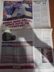 Hürriyet Gazetesi - 2 Haziran 1998 - İbrahim Kutluay Demet Akalın Aşkı - Kubilay Türkyılmaz İstanbulspor'la Anlaştı - Ancelotti Fenerbahçe'ye Geldi - Cem Uzan - Leyla Zana'ya 132 Şehit Ailesine 47 Milyon Maaş - Susurluk Raportörü Kutlu Savaş RTÜK Başkanı - Mesut Yılmaz - Jumbo Jette Seks Kıyamet Kopardı - Metrese Dinamit