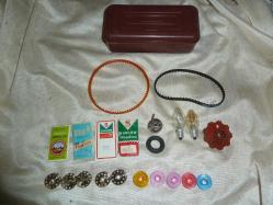 BEKO DİKİŞ MAKİNESİ KAYIŞ AMPÜL ZİG ZAG DESEN KALIBI İĞNE MEKİK MASURA KUTUSUNDA 22 PARÇA