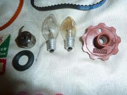 BEKO DİKİŞ MAKİNESİ KAYIŞ AMPÜL ZİG ZAG DESEN KALIBI İĞNE MEKİK MASURA KUTUSUNDA 22 PARÇA