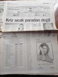 Sabah Gazetesi - 2 Eylül 1998 - Aziz Yıldırım Rekabette Dostluk Olmaz - Türkan Şoray -Başbakan Mesut Yılmaz Bu Krizi Aşarız - Torunu Sezai Türkeş'i Anlattı - Fazilet Partisi'nde Havuz Sefası - Türk Sineması Osman Fahir Seden'i Kaybetti - Fazilet Partili Milletvekillerine Tesettürlü Mayo - Çillerler'e Şok - Fazilet Partisi Lideri Recai Kutan'dan Ateşkes Çağrısı - Nuri Vedat Ergin Kardeşler - A Milli Takım Teknik Direktörü Mustafa Denizli Tek Rakibimiz Almanya - Alaattin Çakıcı'dan Belçika Polisine İlk İfade