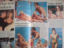 Şamdan Haftalık Aktüalite Sinema Tiyatro Müzik ve Magazin Dergisi - 16 Ağustos 1998 - Seren Serengil - Gönül Yazar - Fahrettin Akçimen - Reyhan Karaçam - Yıldıray Gürgen - Ferda Anıl Yarkın - Bülent Ersoy - Cem Adler - Kevin Logan - Arzu Birtekcan - Mahsun Kırmızıgül - Doğuş - Beyaz - Sinan Özedincik - Mustafa Sandal - Aslı Berker - Murat Murathanoğlu - Sevda Demircan - Ömer Dinçkök - Billur Kalkavan - Şengül Balıksırtı - Nesrin İşçi - Selin Toktay - Esin Öztuna - Mehmet Günyeli - Leyla Alaton - Filiz Demir - Sibel Can - Hakan Ural - Oylum Ökten - Sinem Güven - Kenan Doğulu - Sezen Aksu - George Moustaki - Gözde Tan - Deniz Seki - Demet Şener - Yasemin Koşal - Nesrin İlter - Semra Özal - Meral Öztekin - Elif Dağdeviren - Yalçın Dümer - Seray Sever - Aslı Tümen - İlker Mengi - Cem Yılmaz - Mazhar Alanson - Ayşin Sarılı - Atik Berberoğlu - Kenan Erçetingöz-  Eda Türkölmez fotoğraf ve haberi - Tam Takım Dergi