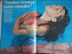 Şamdan Haftalık Aktüalite Sinema Tiyatro Müzik ve Magazin Dergisi - 16 Ağustos 1998 - Seren Serengil - Gönül Yazar - Fahrettin Akçimen - Reyhan Karaçam - Yıldıray Gürgen - Ferda Anıl Yarkın - Bülent Ersoy - Cem Adler - Kevin Logan - Arzu Birtekcan - Mahsun Kırmızıgül - Doğuş - Beyaz - Sinan Özedincik - Mustafa Sandal - Aslı Berker - Murat Murathanoğlu - Sevda Demircan - Ömer Dinçkök - Billur Kalkavan - Şengül Balıksırtı - Nesrin İşçi - Selin Toktay - Esin Öztuna - Mehmet Günyeli - Leyla Alaton - Filiz Demir - Sibel Can - Hakan Ural - Oylum Ökten - Sinem Güven - Kenan Doğulu - Sezen Aksu - George Moustaki - Gözde Tan - Deniz Seki - Demet Şener - Yasemin Koşal - Nesrin İlter - Semra Özal - Meral Öztekin - Elif Dağdeviren - Yalçın Dümer - Seray Sever - Aslı Tümen - İlker Mengi - Cem Yılmaz - Mazhar Alanson - Ayşin Sarılı - Atik Berberoğlu - Kenan Erçetingöz-  Eda Türkölmez fotoğraf ve haberi - Tam Takım Dergi