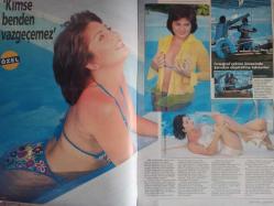 Şamdan Haftalık Aktüalite Sinema Tiyatro Müzik ve Magazin Dergisi - 2 Ağustos 1998 - Sibel Can - Cem Yılmaz - Esin Moralıoğlu - Önder Bekensir - Özlem Tekin - Özcan Deniz - Nadide Sultan - Demet Akalın - Banu Arapoğlu - Bilge Kara - İbrahim Kutluay - Özlem Yıldız - Tarkan - Zümrüt Çavuşoğlu - Ozan İçkale - Rafet El Roman - Yılmaz Erdoğan - Elif Dağdeviren - Helin Avşar - Burak Kut - Cindy Crawford - Ozan Doğulu - Kenan Doğulu - Defne Arıoba - Ceyda Düvenci - Sevilay Öztürk - Ebru Cündübeyoğlu - Sevda Demirel - Serdar Ortaç - Zeynep Tokuş - Kenan Erçetingöz - Özge Şenocak fotoğraf ve haberi - Tam Takım Dergi