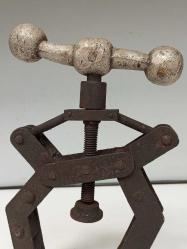 Eskilerden Koleksiyonluk Mengene El Aleti