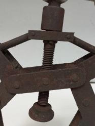 Eskilerden Koleksiyonluk Mengene El Aleti