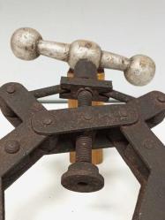 Eskilerden Koleksiyonluk Mengene El Aleti