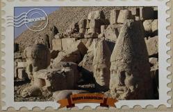 BENİM ANADOLUM NEMRUT DAĞINDAN BİR GÜNDÜZ GÖRÜNTÜSÜ KARTPOSTALI,ARKASINA YAZILMAMIŞ,RENKLİ,11 X 15 CM EBADINDA