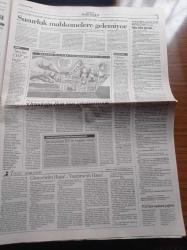 Cumhuriyet Gazetesi - 18 Ekim 1998- Müfettişler Melih Gökçek'in Belediye Kaynaklarını Yandaş Şirketlere Aktarıldığını Saptadı - MİT Müsteşarı Şenkal Atasagun İçimizde Çeteye Bulaşanlar Oldu - Korkmaz Yiğit İle Alaattin Çakıcı'nın Arasındaki Konuşmanın Bantını Açıklayan Fikri Sağlar - Diktatör Pinochet Tutuklandı - Maraba Şaklabanlık - Hülya Avşar - Mahsun Kırmızıgül - İbrahim Erkal - Hande Ataizi - Erol Evcil - İlhan Selçuk - Ahmet Taner Kışlalı - Yunus Nadi