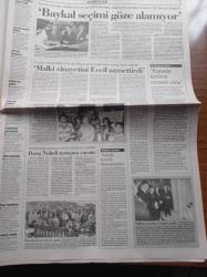 Cumhuriyet Gazetesi - 18 Ekim 1998- Müfettişler Melih Gökçek'in Belediye Kaynaklarını Yandaş Şirketlere Aktarıldığını Saptadı - MİT Müsteşarı Şenkal Atasagun İçimizde Çeteye Bulaşanlar Oldu - Korkmaz Yiğit İle Alaattin Çakıcı'nın Arasındaki Konuşmanın Bantını Açıklayan Fikri Sağlar - Diktatör Pinochet Tutuklandı - Maraba Şaklabanlık - Hülya Avşar - Mahsun Kırmızıgül - İbrahim Erkal - Hande Ataizi - Erol Evcil - İlhan Selçuk - Ahmet Taner Kışlalı - Yunus Nadi