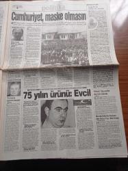 Akit Gazetesi - 29 Ekim 1998 - Hasan Karakaya - Hüseyin Üzmez - Abdurrahman Dilipak - Recep Tayyip Erdoğan'a Destek Mesajları - Son 4 Sezonun En İyi Beşiktaş'ı - Galatasaray Maçında Olağanüstü Önlemler -  Cumhuriyet Dualar Ve Tekbirlerle İlan Edilmişti Başörtüsüne Zülmeden Hale Getirildi - Cumhur'un Başörtülü Cepheye Mermi Taşıyan Anaları - 75 Yılın Ürünü Erol Evcil - Şişli Eksi Belediye Başkanı Gülay Aslıtürk