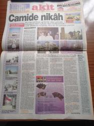 Akit Gazetesi - 29 Ekim 1998 - Hasan Karakaya - Hüseyin Üzmez - Abdurrahman Dilipak - Recep Tayyip Erdoğan'a Destek Mesajları - Son 4 Sezonun En İyi Beşiktaş'ı - Galatasaray Maçında Olağanüstü Önlemler -  Cumhuriyet Dualar Ve Tekbirlerle İlan Edilmişti Başörtüsüne Zülmeden Hale Getirildi - Cumhur'un Başörtülü Cepheye Mermi Taşıyan Anaları - 75 Yılın Ürünü Erol Evcil - Şişli Eksi Belediye Başkanı Gülay Aslıtürk