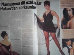 Şamdan Haftalık Aktüalite Sinema Tiyatro Müzik ve Magazin Dergisi - 15 Kasım 1998 - Sibel Can - Harun Özakınca - Hilal Aslangiray - Müge Oruçkaptan - Levent Özdilek - Cem Yılmaz - Ajda Pekkan - Zerrin Özer -Defne Arıoba - Metin Şen - Ayşe Özyılmazer - Deniz Akkaya - Erkan Özerman - Kenan İmirzalıoğlu - Yonca Evcimik - Harun Özakıncı - İskender Paydaş - Yaprak Özdemiroğlu - Meltem Cumbul - Cem Yılmaz - Okan Bayülgen - Zeyno Gönenç - Bruce Willis - Demi Moore - Sergen Yalçın - Umut Elçioğlu - Pınar Altuğ - Sevda Demircan - Helin Avşar - Tuğba Altuğ - Oktay Kaynarca - Helin Avşar - Tuğba Altuğ - Eyşan Özhim - Neslihan Yargıcı - Selin Esin - Selin Toktay - Ebru Destan - Ebru Cündübeyoğlu - Tuğba Özay - Esin Moralıoğlu - Aylin Coşkun - Ebru Şallı - Eyşan Özhim - Helin Avşar - Hülya Avşar - Orhan Gencebay - Aylin Kabasakal - Levent Özdilek - Tolga Tibet - Yağmur Kaşifoğlu - Sinan Çetin - Yavuz Özkan - Kenan Erçetingöz - Derya Arıkan fotoğraf ve haberi - Tam Takım Dergi