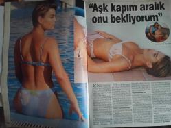 Şamdan Haftalık Aktüalite Sinema Tiyatro Müzik ve Magazin Dergisi - 27 Eylül 1998 - Esin Maraşlıoğlu - Şebnem Dönmez - Sibel Turnagöl - Ali Sefa - Binnaz Avcı - Yonca Evcimik - Bülent Ersoy - Perihan Savaş - Cem Nadiran - Didem Taslan - Kemal Sunal - Seren Serengil - Pınar Yiğit - Elif Kıramer - Mesut Yılmaz - Turgut Yılmaz - Alegra Levi - Zeynep Uludağ - Özlem Tekin - Ece Uslu - Natali - Ferda Anıl Yarkın - Koray Kasap - Hazım Başaran - Ayşe Arman - Çetin Altan - Haluk Gürşen - Harika Avcı - Zerrin Özer - Ebru Gündeş - Hakkı Yalçın - Kayahan - Aylin Coşkun - Kerem Erçetingöz - Hıncal Uluç - ürşat Başar - Aylin Coşkun - Hülya Avşar fotoğraf ve haberi - Tam Takım Dergi