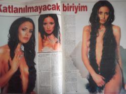 Şamdan Haftalık Aktüalite Sinema Tiyatro Müzik ve Magazin Dergisi - 5 Kasım 2000 - Pınar Yiğit - Buket Saygı - Çağla Şikel - İbrahim Tatlıses - Derya Tuna - Zeki Alasya - Sema Yunak - Demet Şener - Özlem Yıldız - Ralf Tezman - Selin Toktay - Özlem Yıldız - Alican Ulusoy - Demet Şener - Berke Hürcan - Sinnur Yücer - Beyazıt Öztürk - Banu Alkan - Ünal Küpeli - Sibel Saral - Erhan Güleryüz - Yeşim Vatan - Nilüfer Açıkalın - Umut Sezgin - Erkan Özerman - Ebru ŞAllı - Canan Mutluer - Hande Demirkol - Emine Ün - Salih Güney - Mehmet Ali Erbil - Ebru Akel - Özlem Yıldız - Kenan Doğulu - Natalie Kuncer - Ella Mengi - Aslı Tümen - Pamir Demirtaş - Tülin Şahin - Begüm Şen - Ajda Pekkan - Şengül Balıksırtı - Gül Gölge fotoğraf ve haberi - Dergi Tam Değildir Sadece 28 Sayfası Mevcuttur