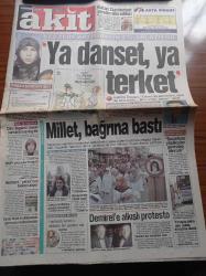 Akit Gazetesi - 24 Haziran 1998 - Hasan Karakaya - Hüseyin Üzmez - Abdurrahman Dilipak - Başörtülü Asker Eşi Ya Dans Et Ya Terk Et Dediler - Gençlerbirliğili Geremi Ateş Pahası - Phil Jackson Kupalardan Bıktı Chicago Bulls'tan Ayrıldı - Başörtüsü Mağduru Öğrencilerin Özgürlük Yürüyüşünün 4. Günü - Süleyman Demirel'e  Alkışlı Protesto - Tansu Çiller