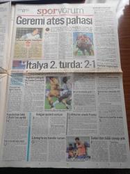 Akit Gazetesi - 24 Haziran 1998 - Hasan Karakaya - Hüseyin Üzmez - Abdurrahman Dilipak - Başörtülü Asker Eşi Ya Dans Et Ya Terk Et Dediler - Gençlerbirliğili Geremi Ateş Pahası - Phil Jackson Kupalardan Bıktı Chicago Bulls'tan Ayrıldı - Başörtüsü Mağduru Öğrencilerin Özgürlük Yürüyüşünün 4. Günü - Süleyman Demirel'e  Alkışlı Protesto - Tansu Çiller