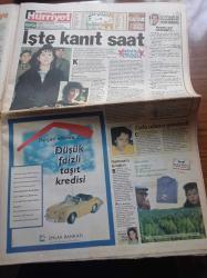Hürriyet Gazetesi - 14 Haziran 1998 - Fransa 98 Dünya Kupasında Nijerya Fırtınası - Şenes Erzik - Jay Jay Okocha - Süperstar Ajda Pekkan - Sezen Aksu Güneydoğu İçin Düzenlenen Yardım Kampanyasına Villasını Bağışladı - Necmettin Erbakan'a Özel Savcı - Cep Telefonunun İki Büyük Şirketi Türkcell İle Telsim Arasında Fiyat İndirme Savaşı